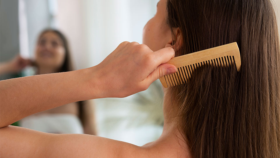 Por que os hormônios afetam o crescimento do cabelo?